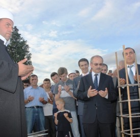 Dova prilikom polaganja kamena temeljca za žensku medresu u Ulcinju