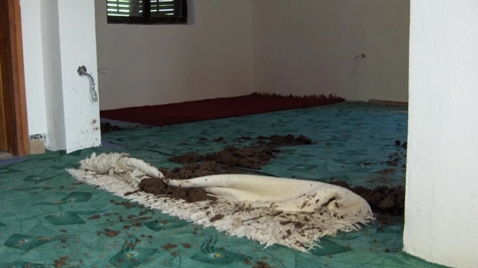 Demoliranje objekta Islamske zajednice u Tivtu