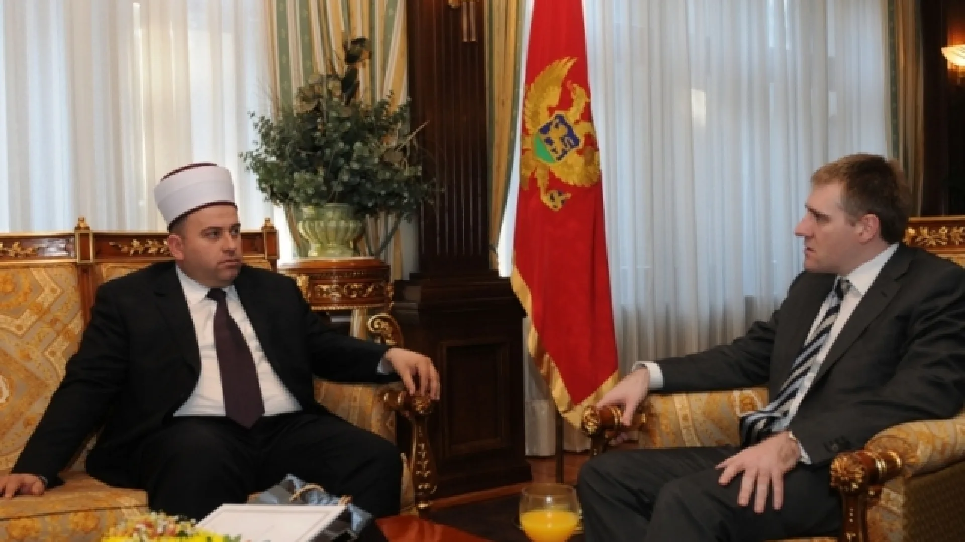Predsjednik Vlade Igor Lukšić u okviru "Dana konsultacija" razgovarao sa reisom Rifatom Fejzićem