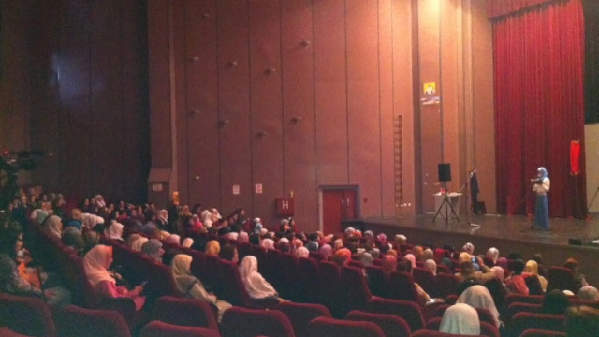U Ulcinju pod pokroviteljstvom Mešihata IZCG-e organizovana manifestacija "Karavan žene muslimanke"