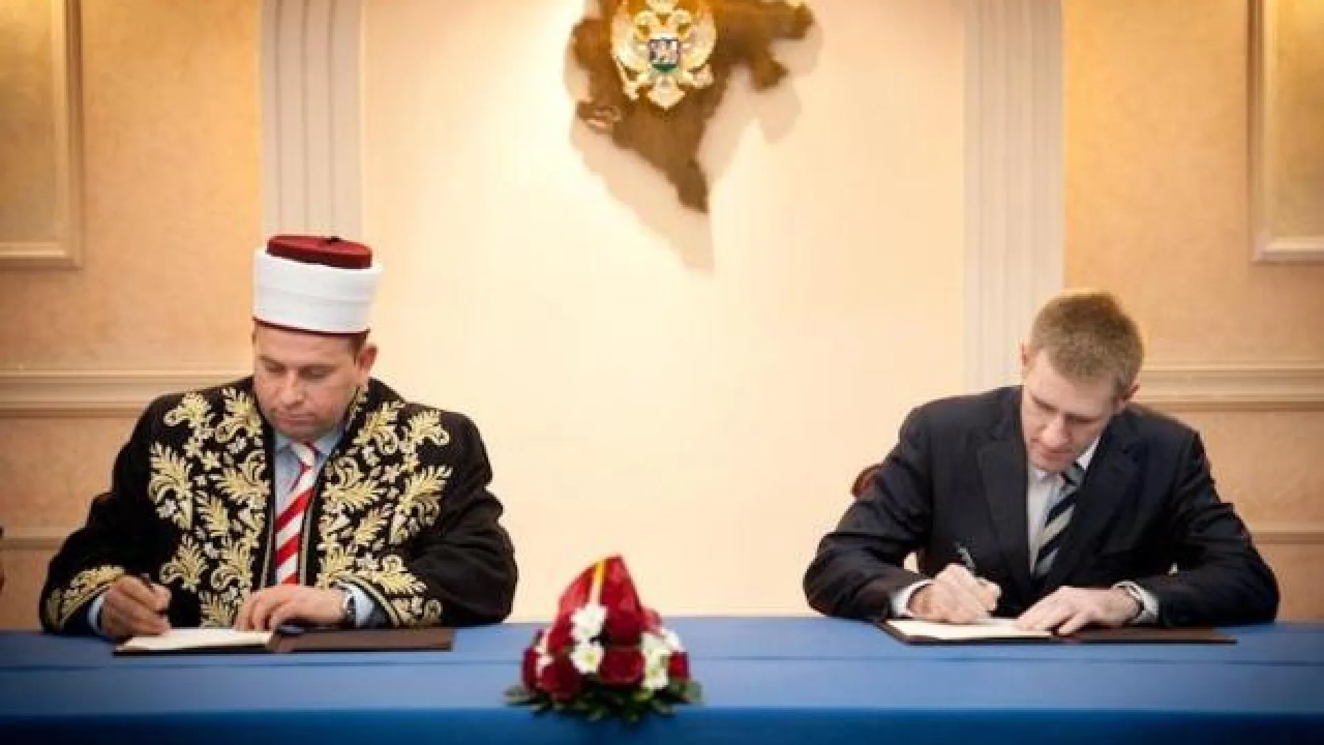 Islamska zajednica u Crnoj Gori i Vlada Crne Gore potpisale Ugovor kojim se definiše uređenje međusobnih odnosa