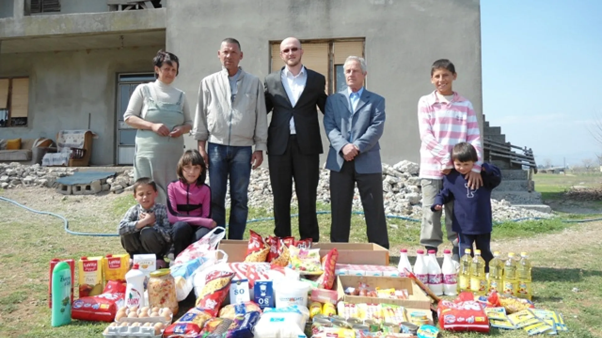 Humanitarna pomoć porodici Orahovac
