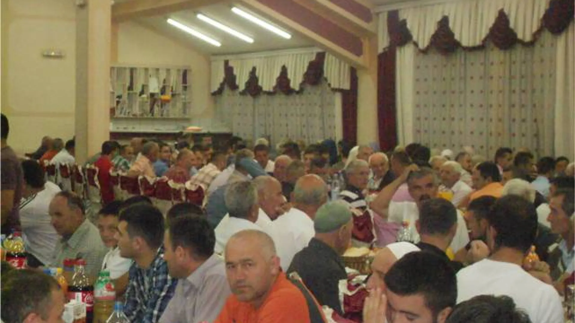 Iftar u Rožajama za preko 500 postača u organizaciji Odbora IZ-e Rožaje