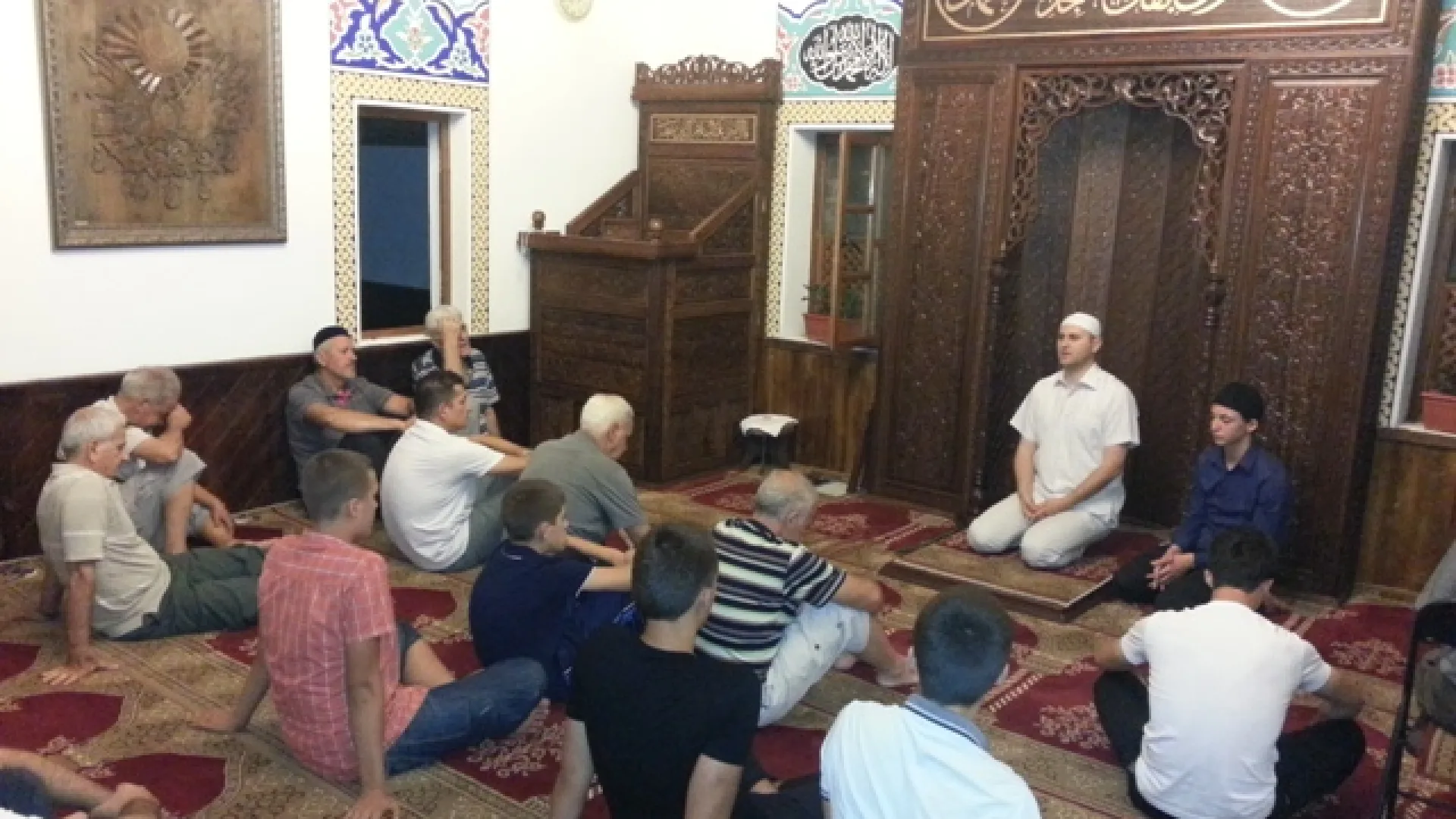 Direktor medrese "Mehmed Fatih" održao predavanje u Nizamskoj džamiji u Tuzima