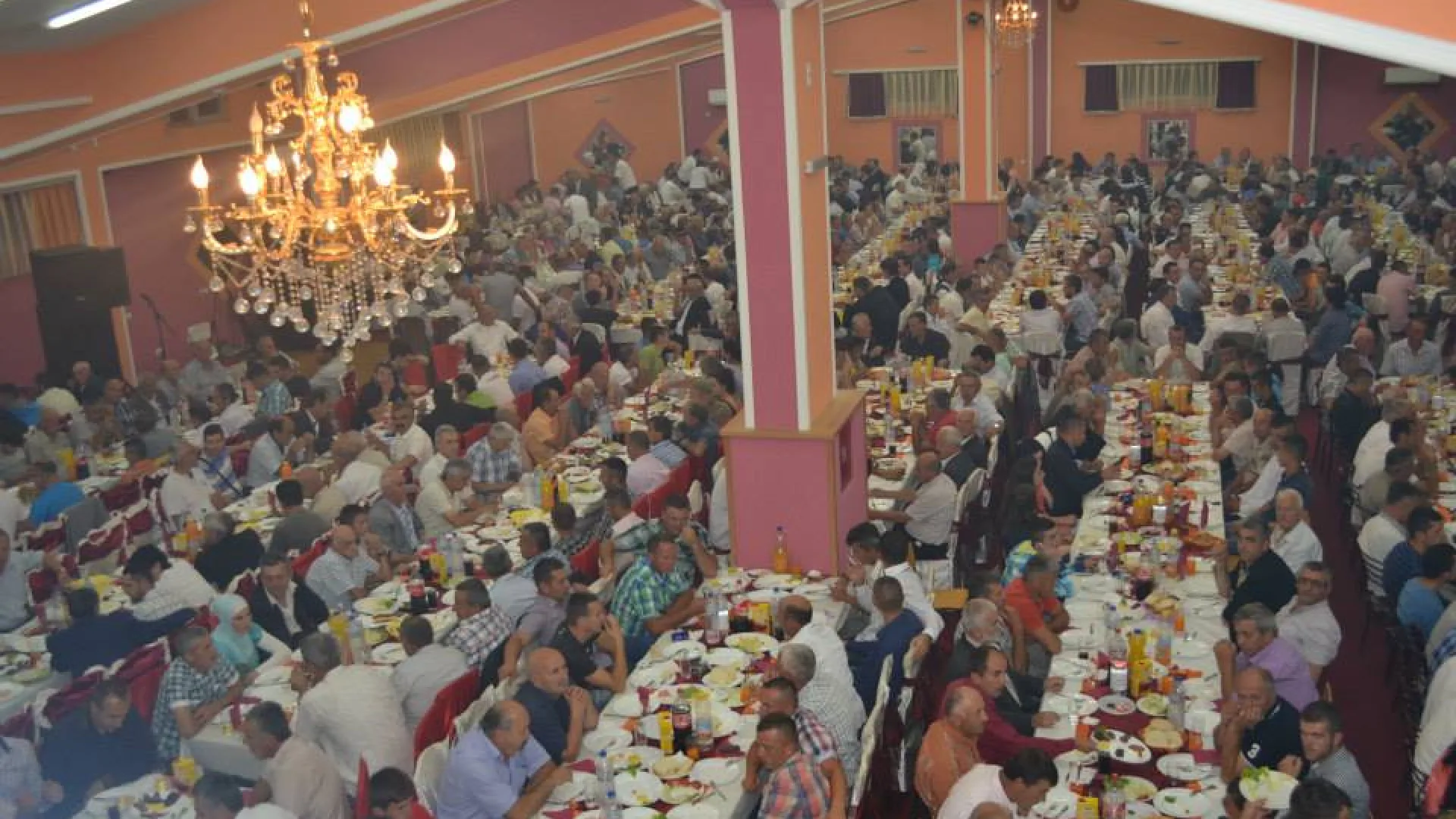 Bošnjačka stranka upriličila iftar u Rožajama kome je prisustvovalo oko 1.200 postača