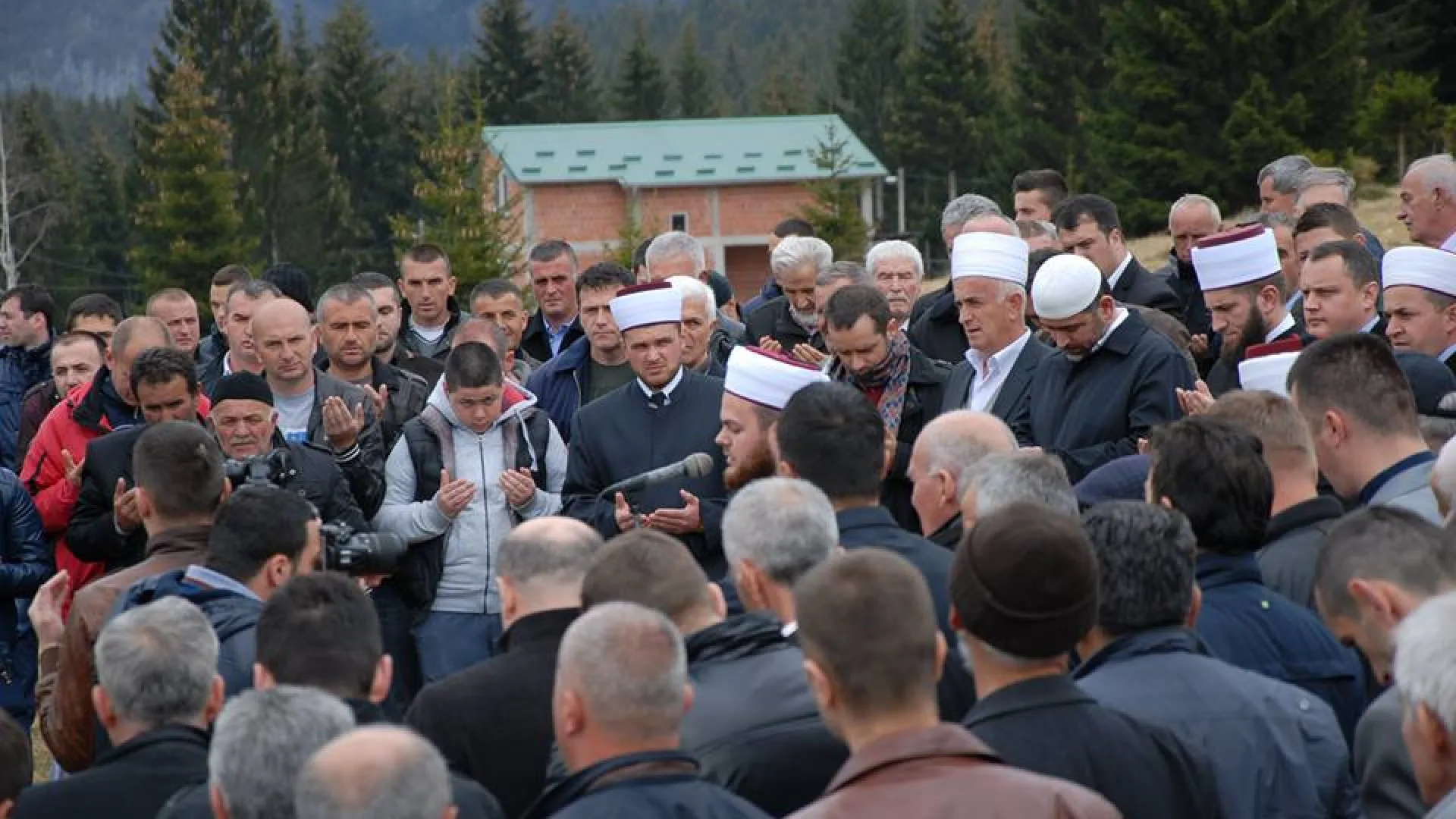 Proučena dova za izgadnju džamije na Bandžovom brdu