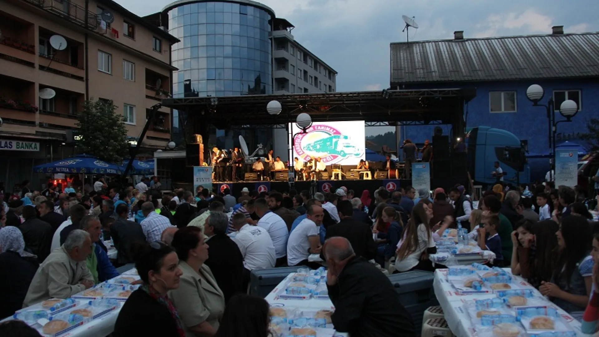Iftar na gradskom trgu u Rožajama