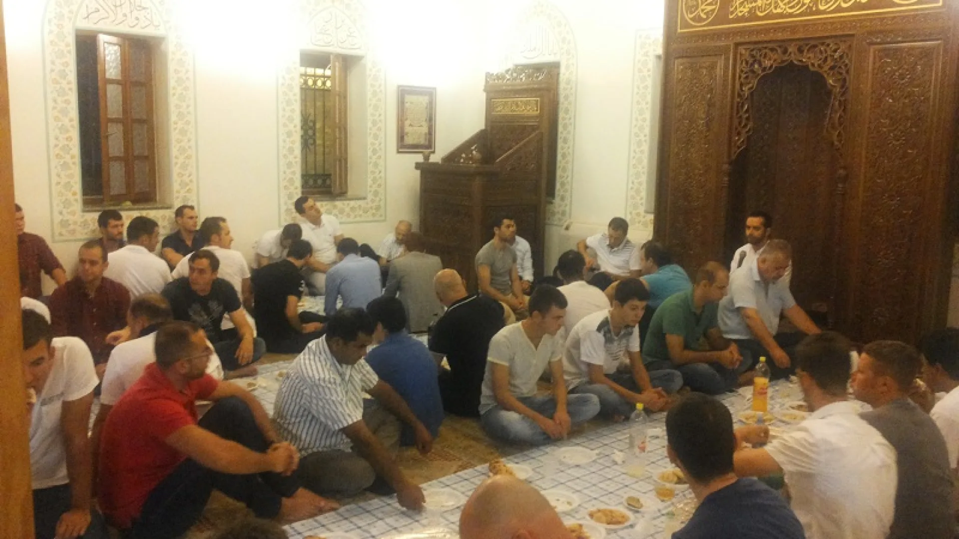 Iftar u Osmanagića džamiji