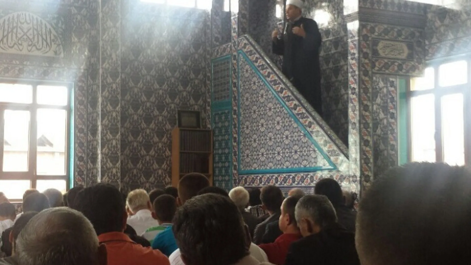 Reis Rifat ef. Fejzić je održao džumu u centralnoj džamiji "Sultan Murat II" u Rožajama