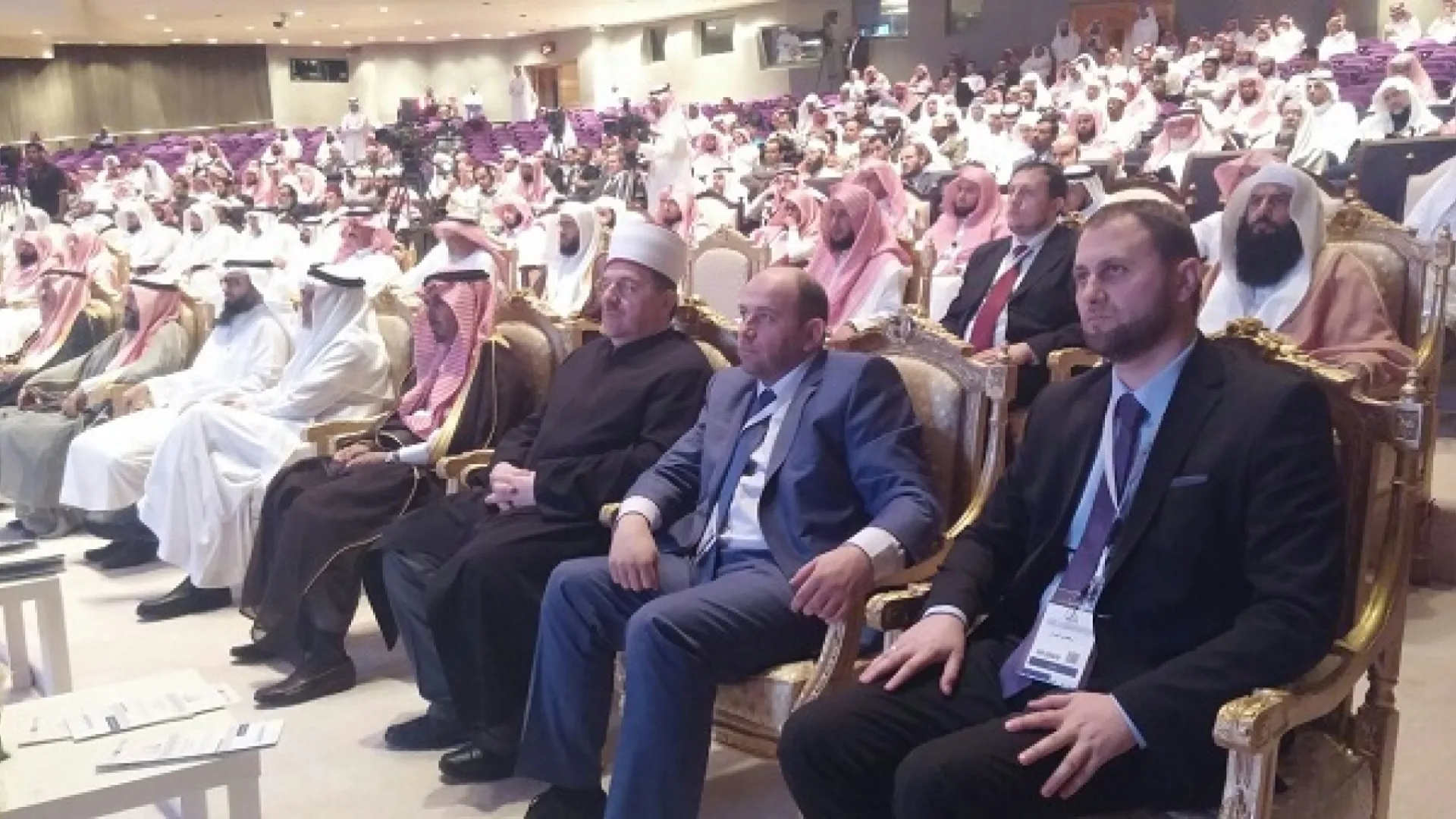 Reis Rifat Fejzić i direktor Medrese Rahman Kačar na Međunarodnoj konferenciji u Rijadu