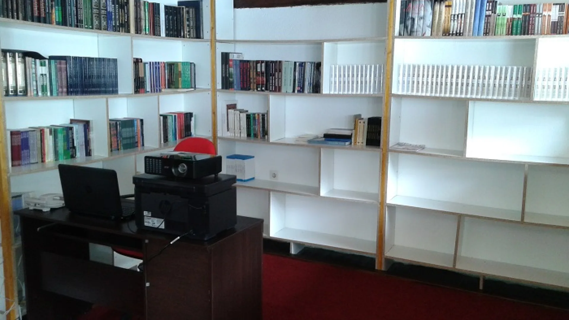Otvorena biblioteka sa čitaonicom u Gusinju