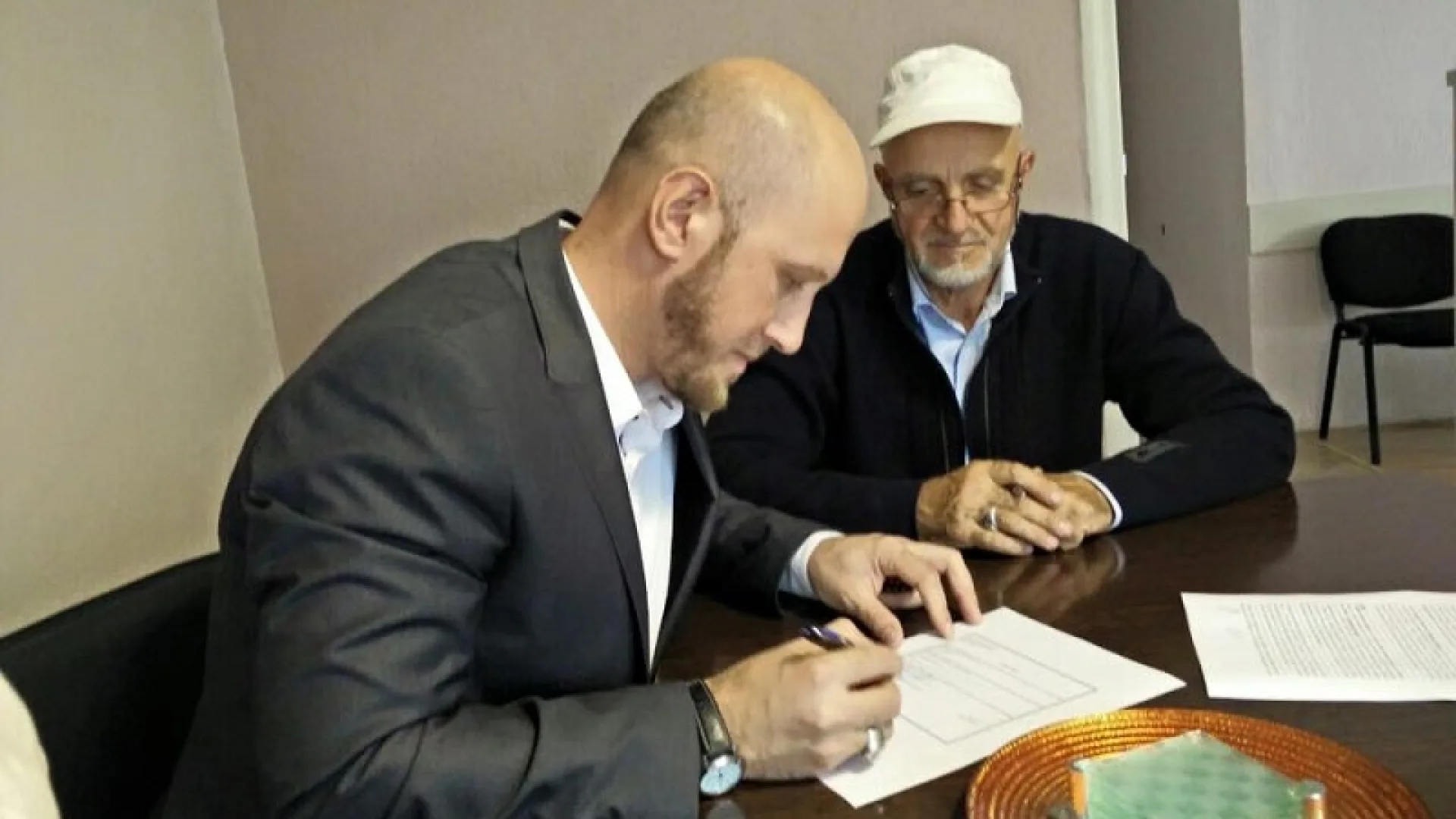 Potpisan ugovor o kupovini zgrade za Darul-Kur'an