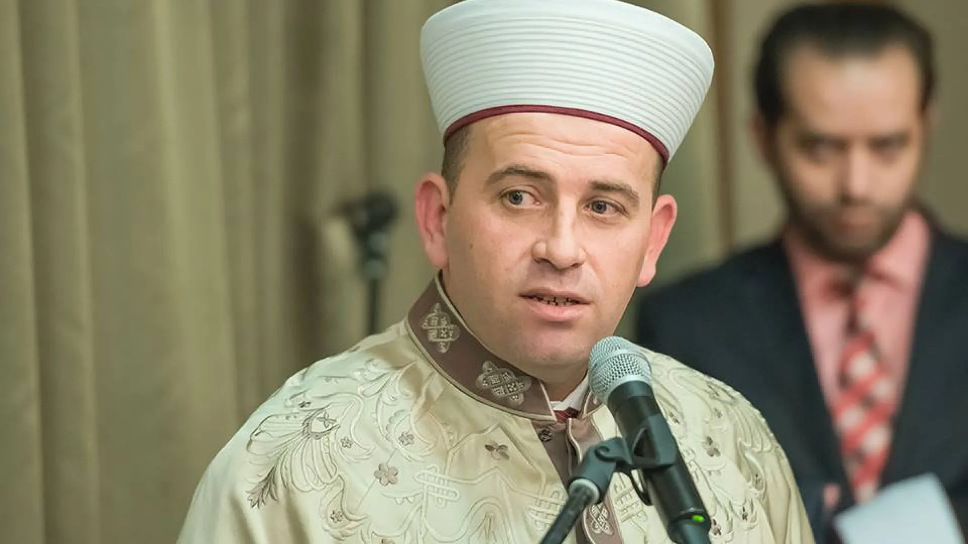 VIDEO: Recite Al Jazeeri: reis Rifat ef. Fejzić