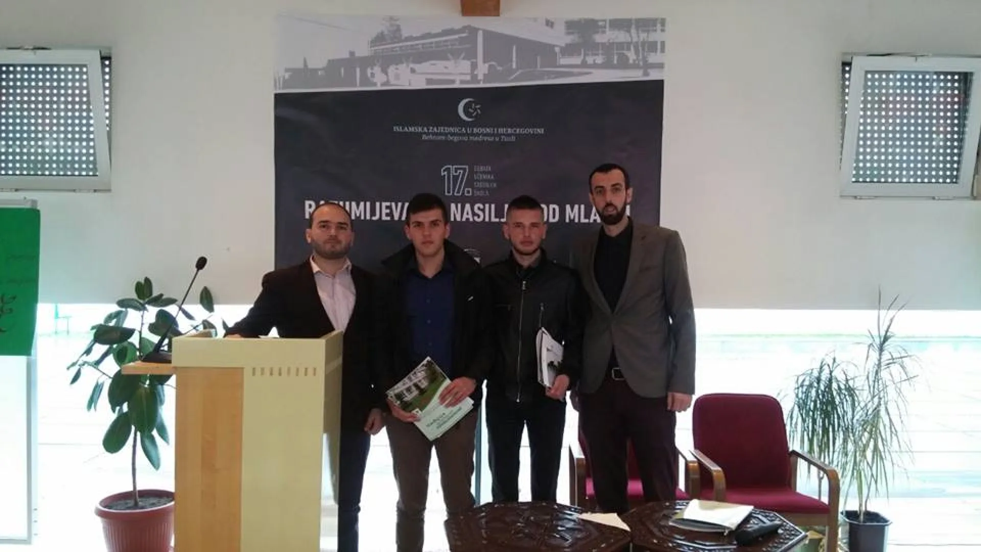 Učenici Medrese uzeli učešće na debati u Tuzli