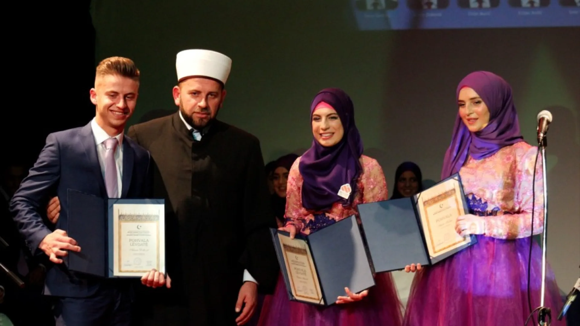 Medresa "Mehmed Fatih" ispratila maturante