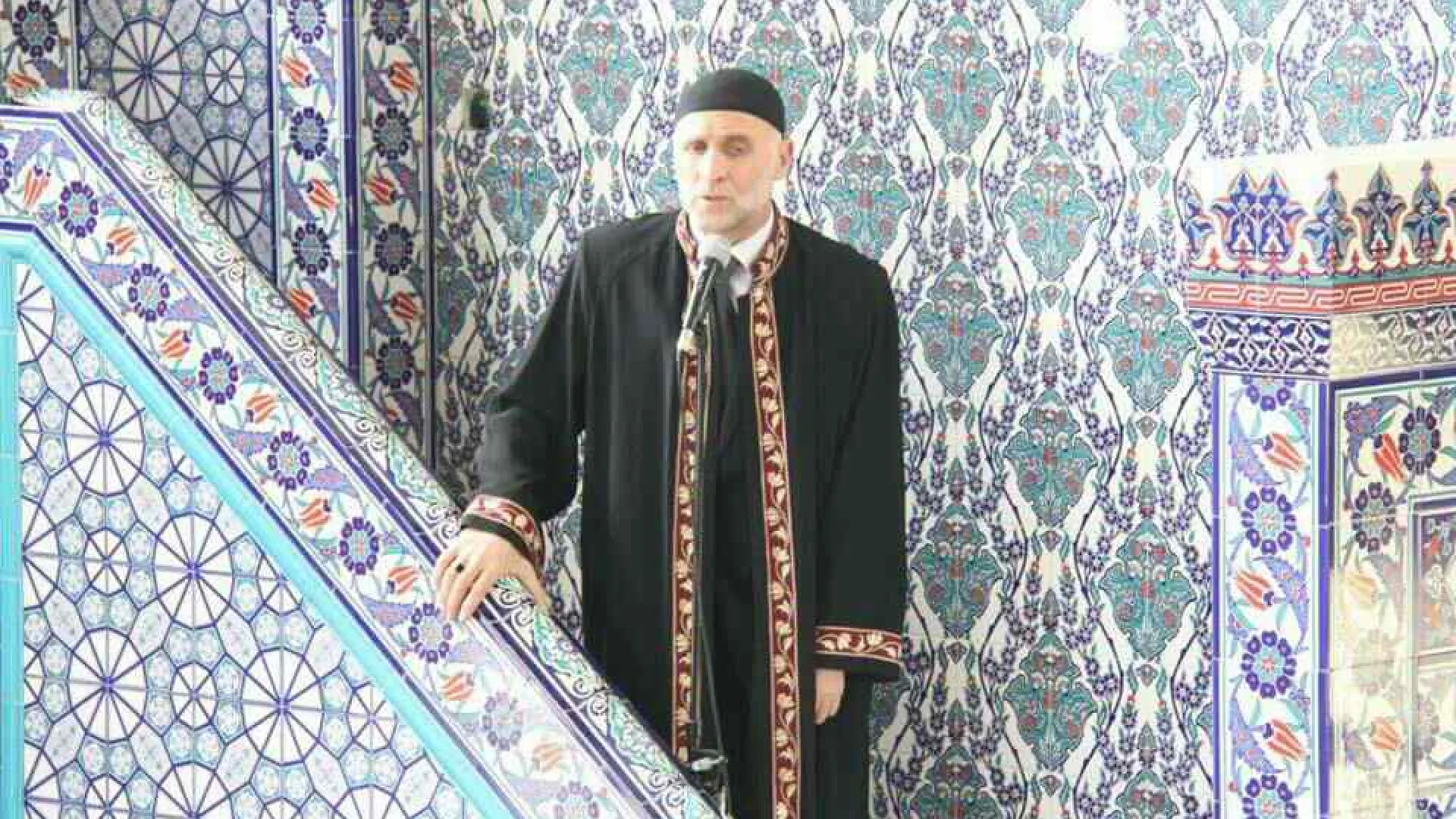 HAFIZ BUGARI ODRŽAO HUTBU U CENTRALNOJ DŽAMIJI