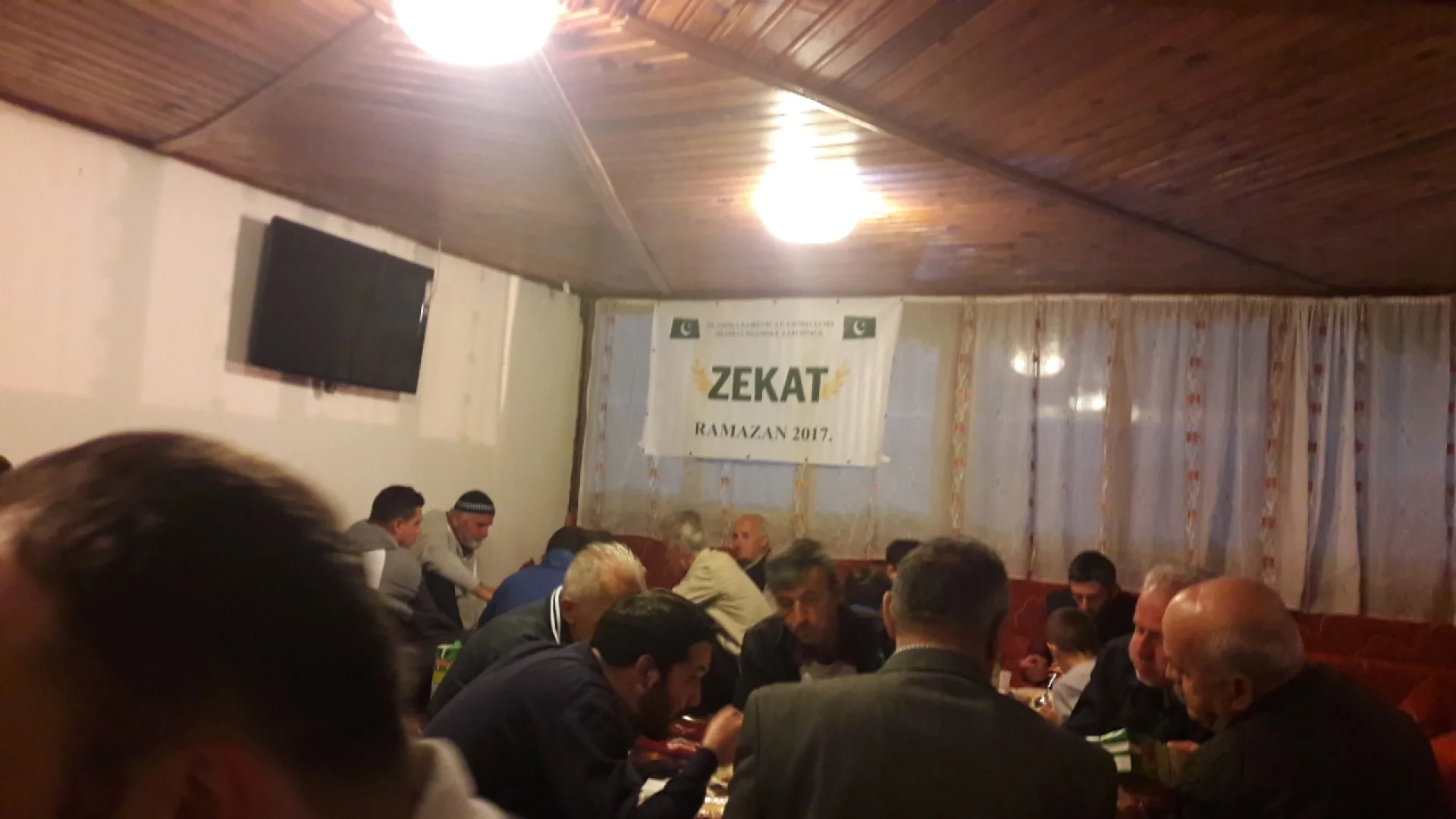 Iftar u Plavu u organizaciji Zekat fondacije
