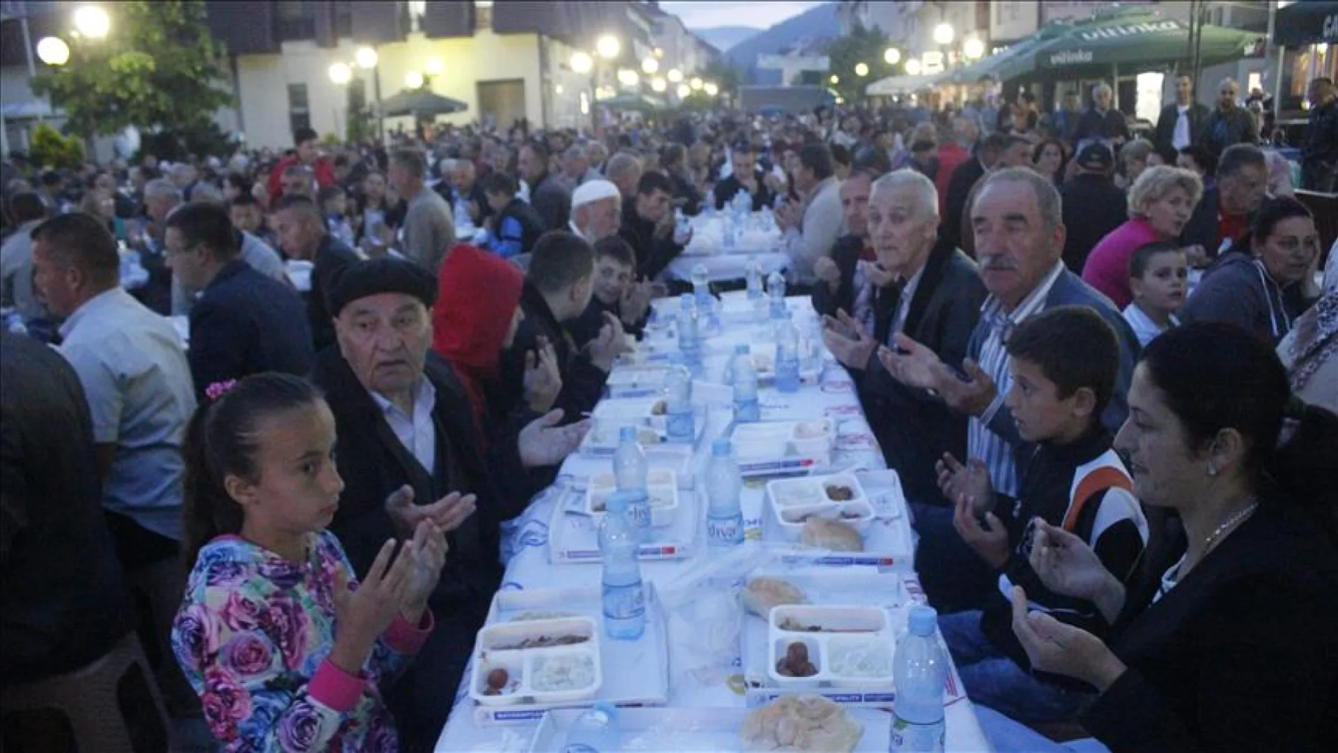 Veliki iftar istanbulske gradske opštine Bayrampaša ove godine održan je u Rožajama