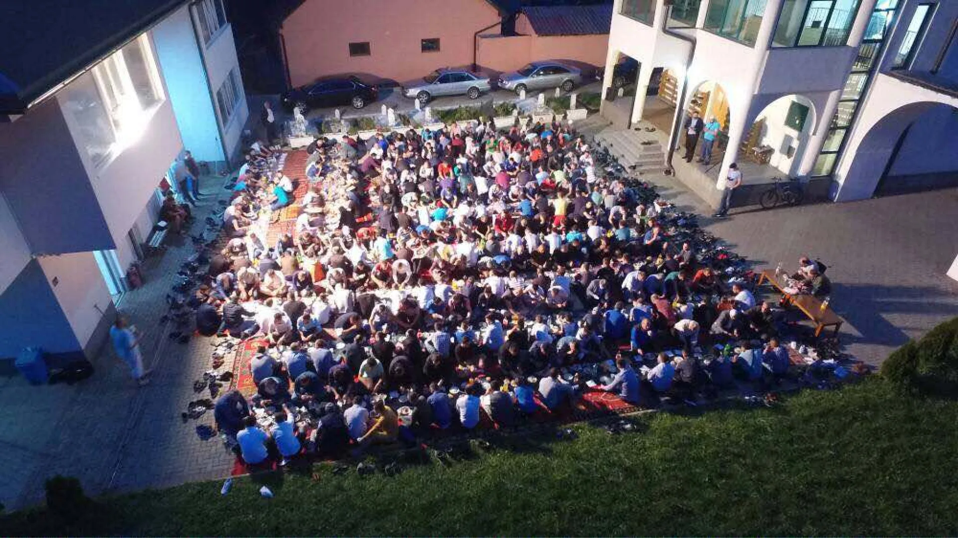 IFTAR ZA PREKO 300 POSTAČA
