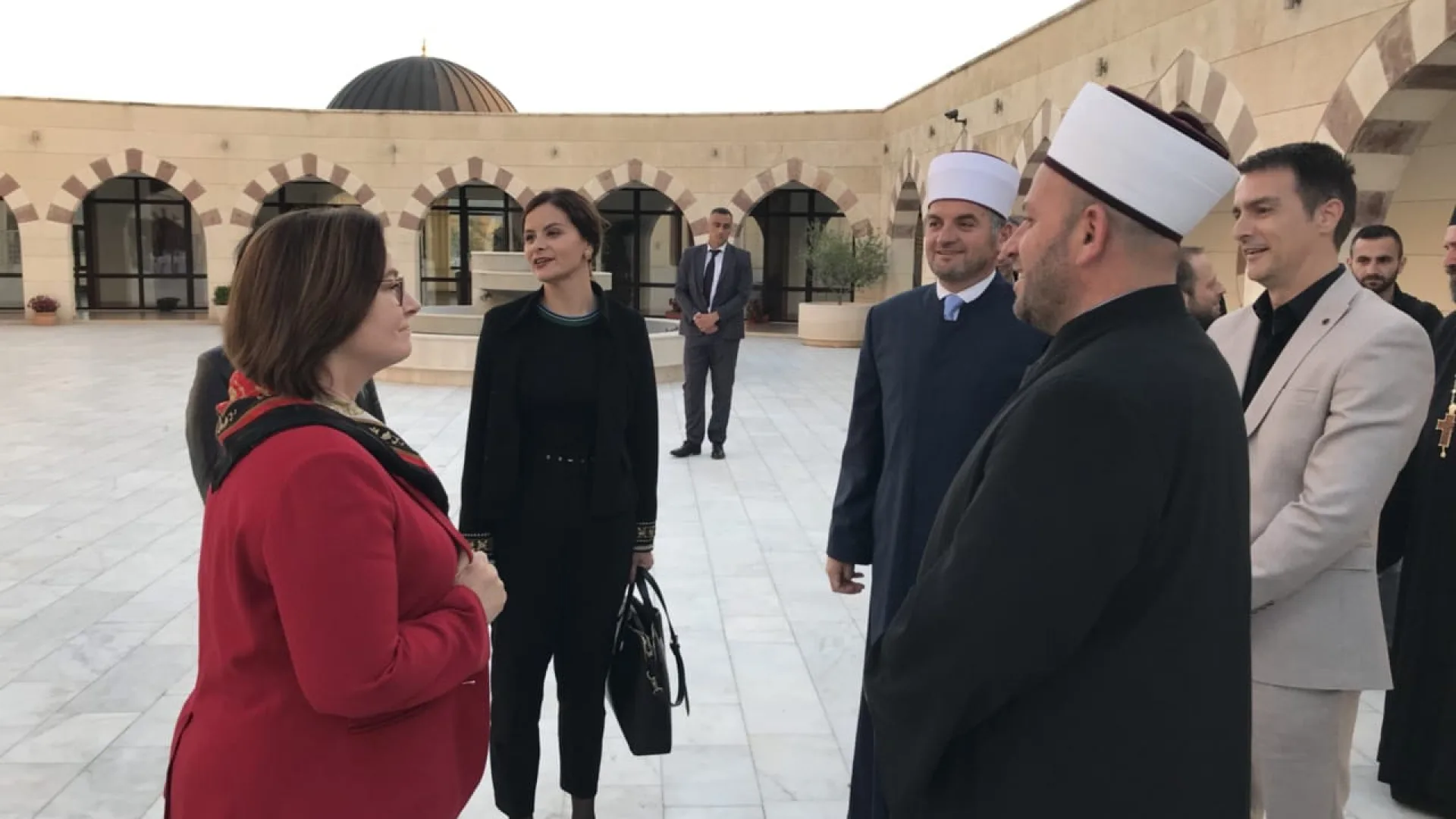 Ambasada Sjedinjenih država upriličila iftar u Islamskom centru u Baru