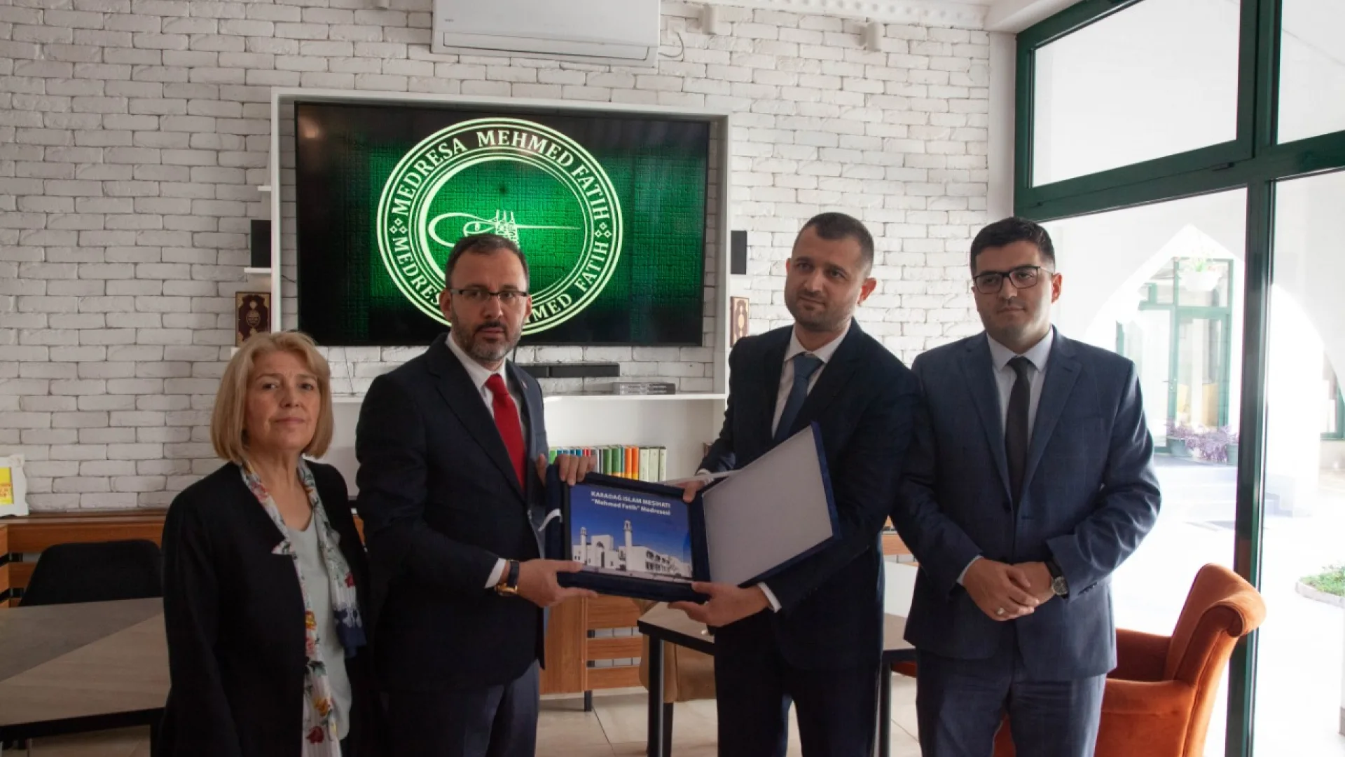 MINISTAR OMLADINE I SPORTA REPUBLIKE TURSKE GOST ISLAMSKE ZAJEDNICE
