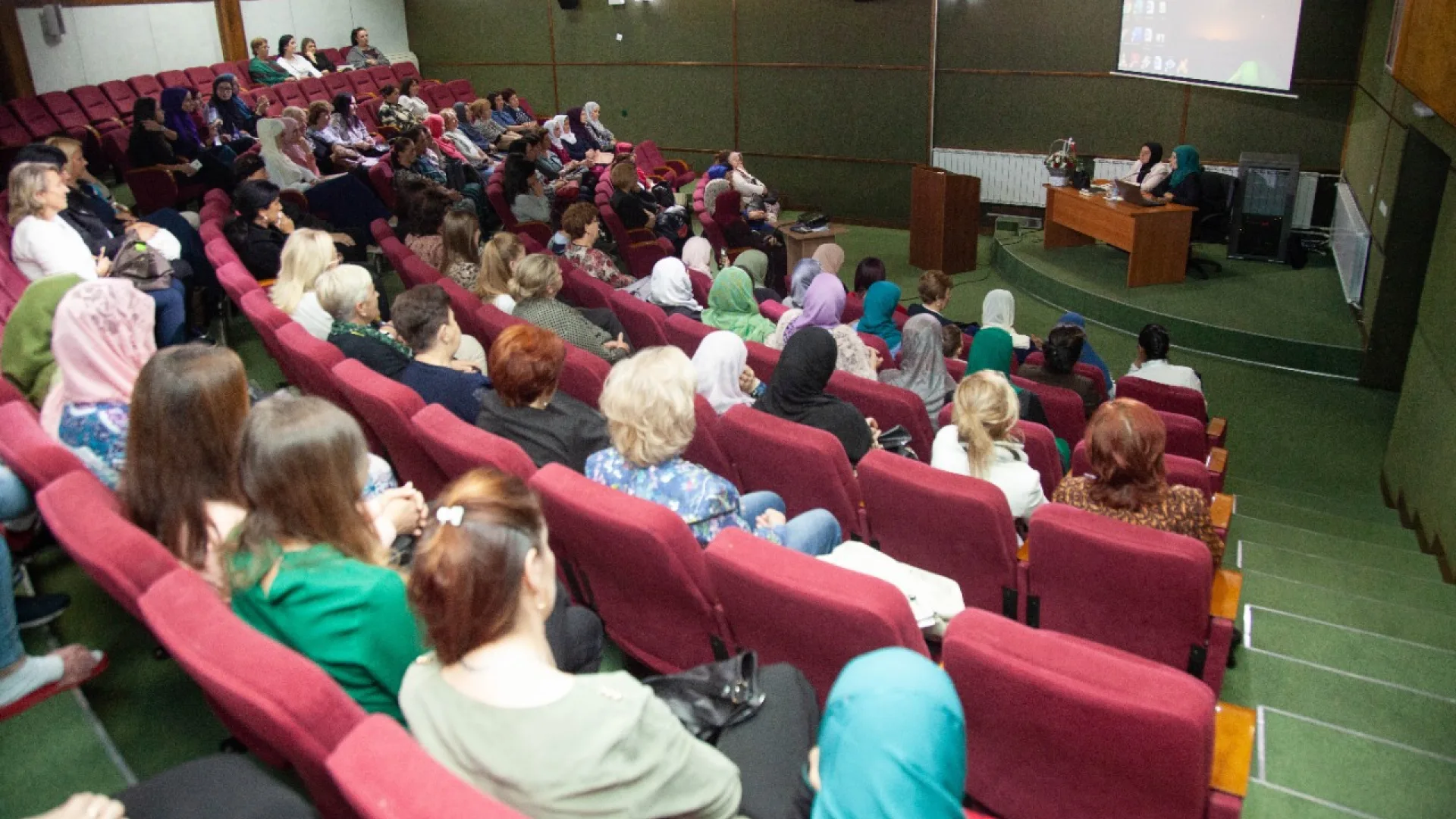ODRŽAN SEMINAR ZA ČLANICE UDRUŽENJE ŽENA MEDŽLISA BIJELO POLJE I PODGORICA