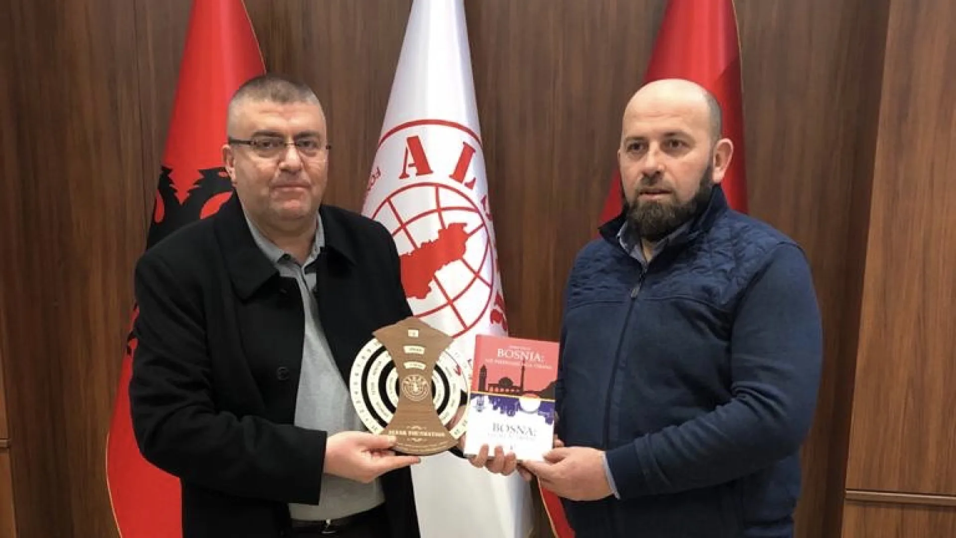 REIS FEJZIĆ URUČIO POMOĆ ŽRTVAMA ZEMLJOTRESA U ALBANIJI