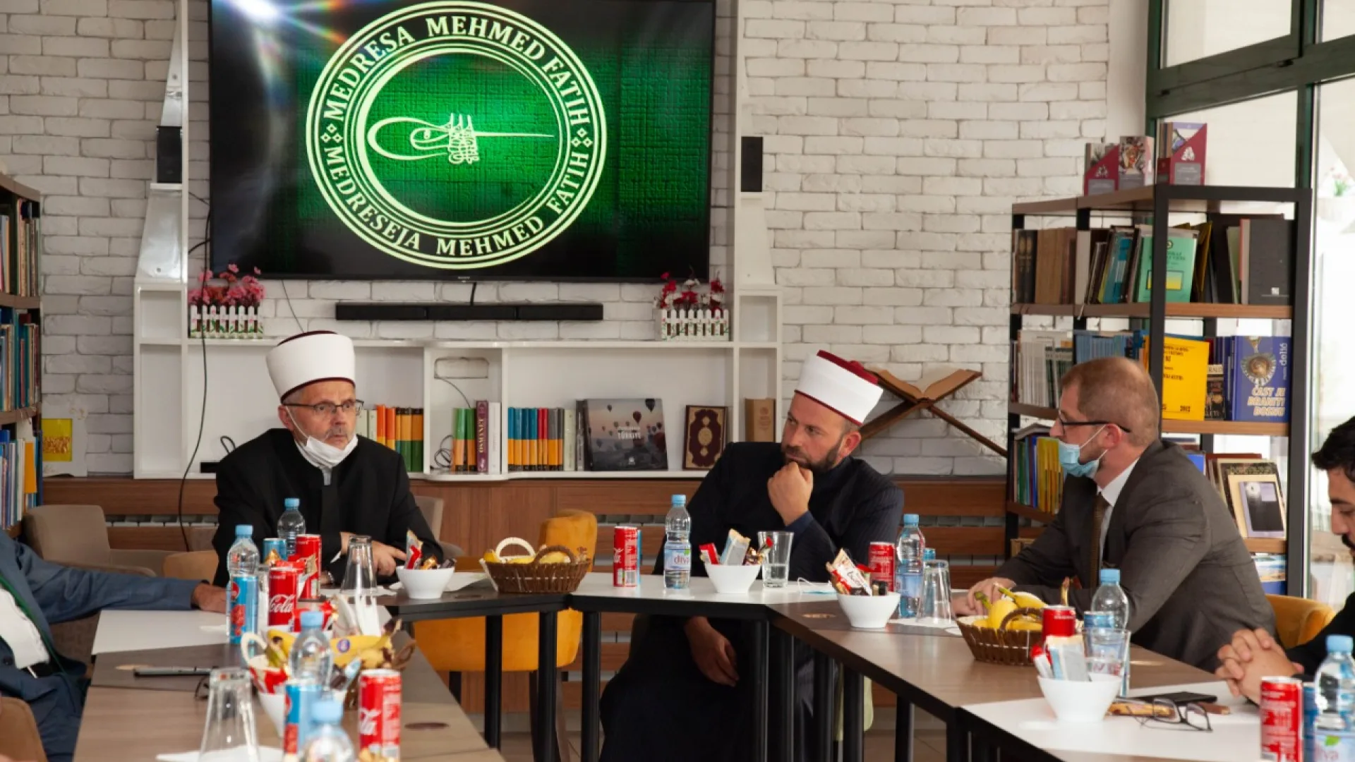 Delegacija Rijaseta IZ u BIH u posjeti Medresi “Mehmed Fatih”