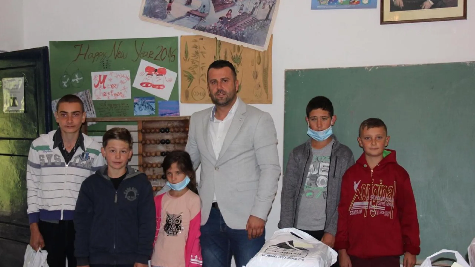 Uručene knjige učenicima O.Š. ,,Bratstvo i jedinstvo’’ u Bukovici