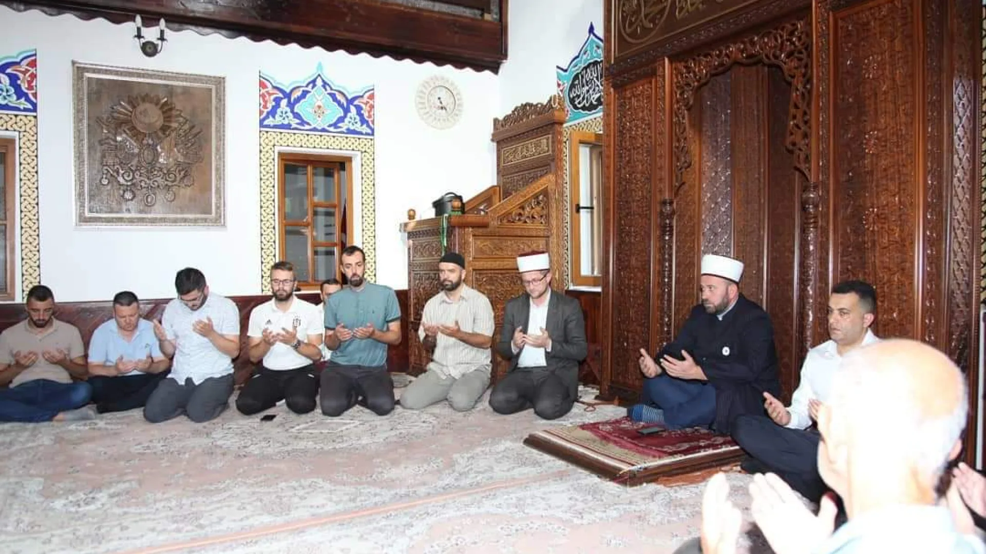 U NIZAMSKOJ DŽAMIJI U TUZIMA PROUČENA HATMA DOVA ŠEHIDIMA OSLOBODILAČKOG RATA U AZERBEJDŽANU