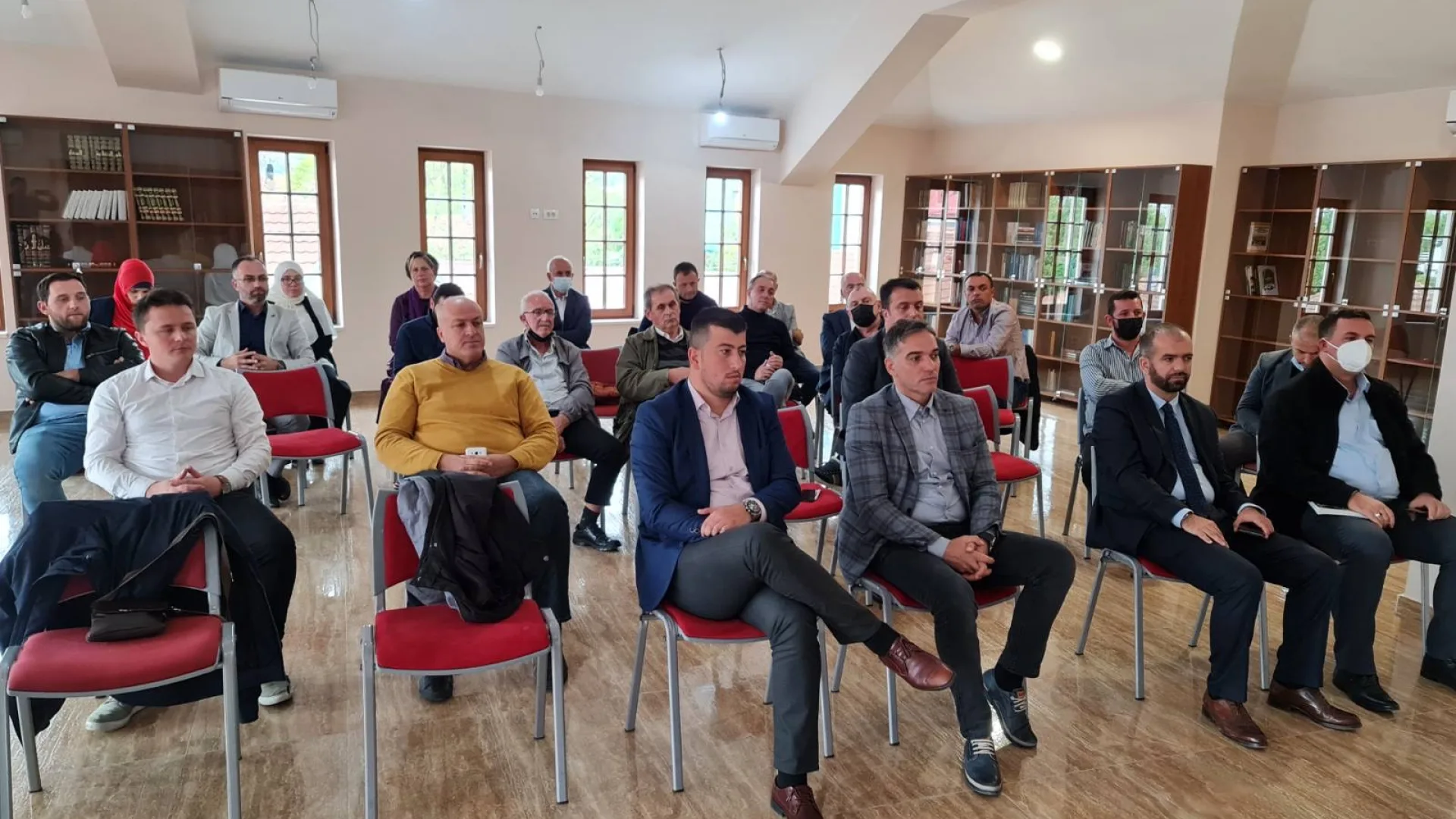 RASPISANI IZBORI ZA REISA ISLAMSKE ZAJEDNICE U CRNOJ GORI / U SHPALLEN ZGJEDHJET PËR REIS TË BASHKËSISË ISLAME NË MALIN E ZI
