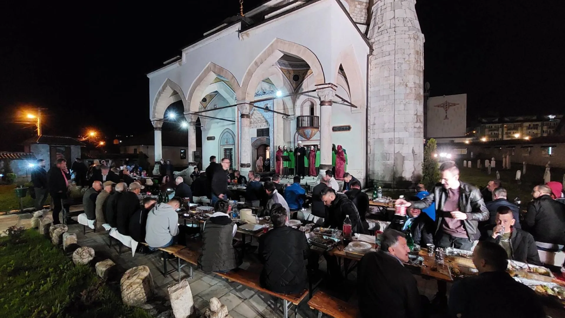IFTAR U HAREMU HUSEIN PAŠINE DŽAMIJE