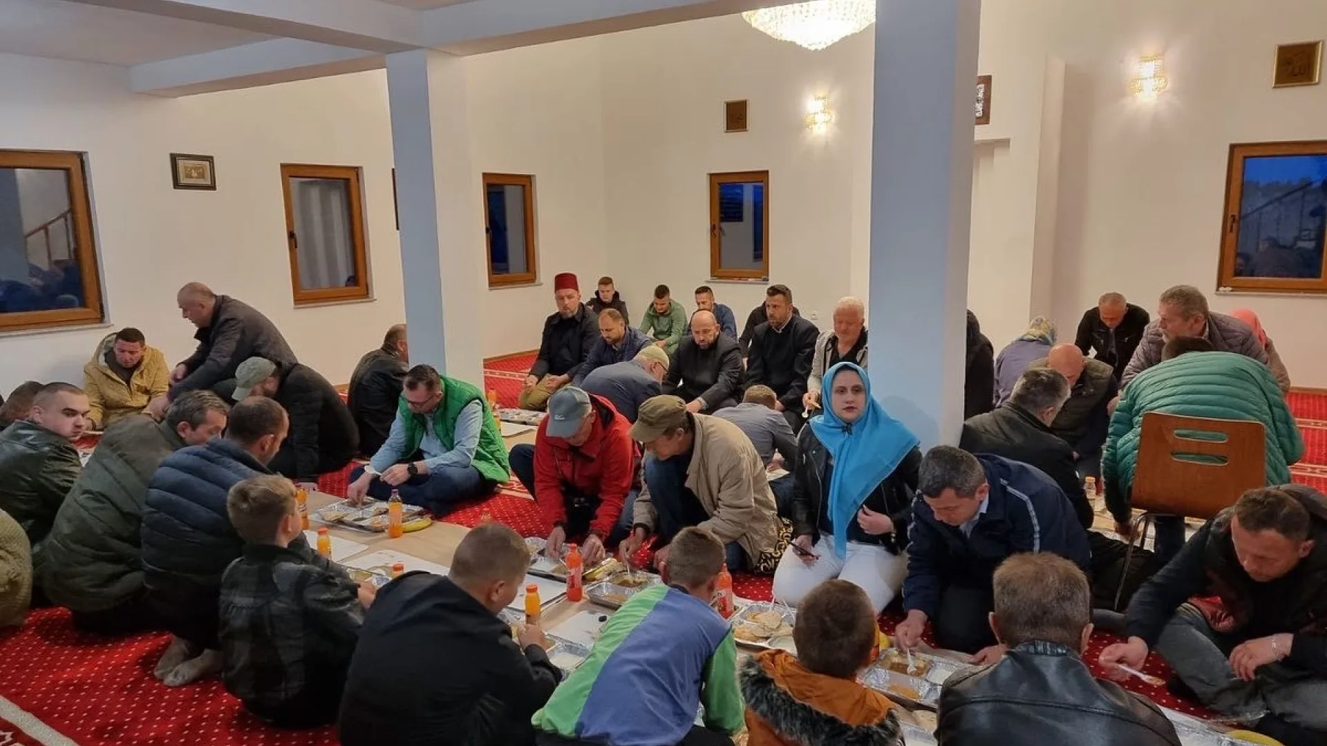 IFTAR U DŽAMIJI U RAŠĆIMA U BUKOVICI