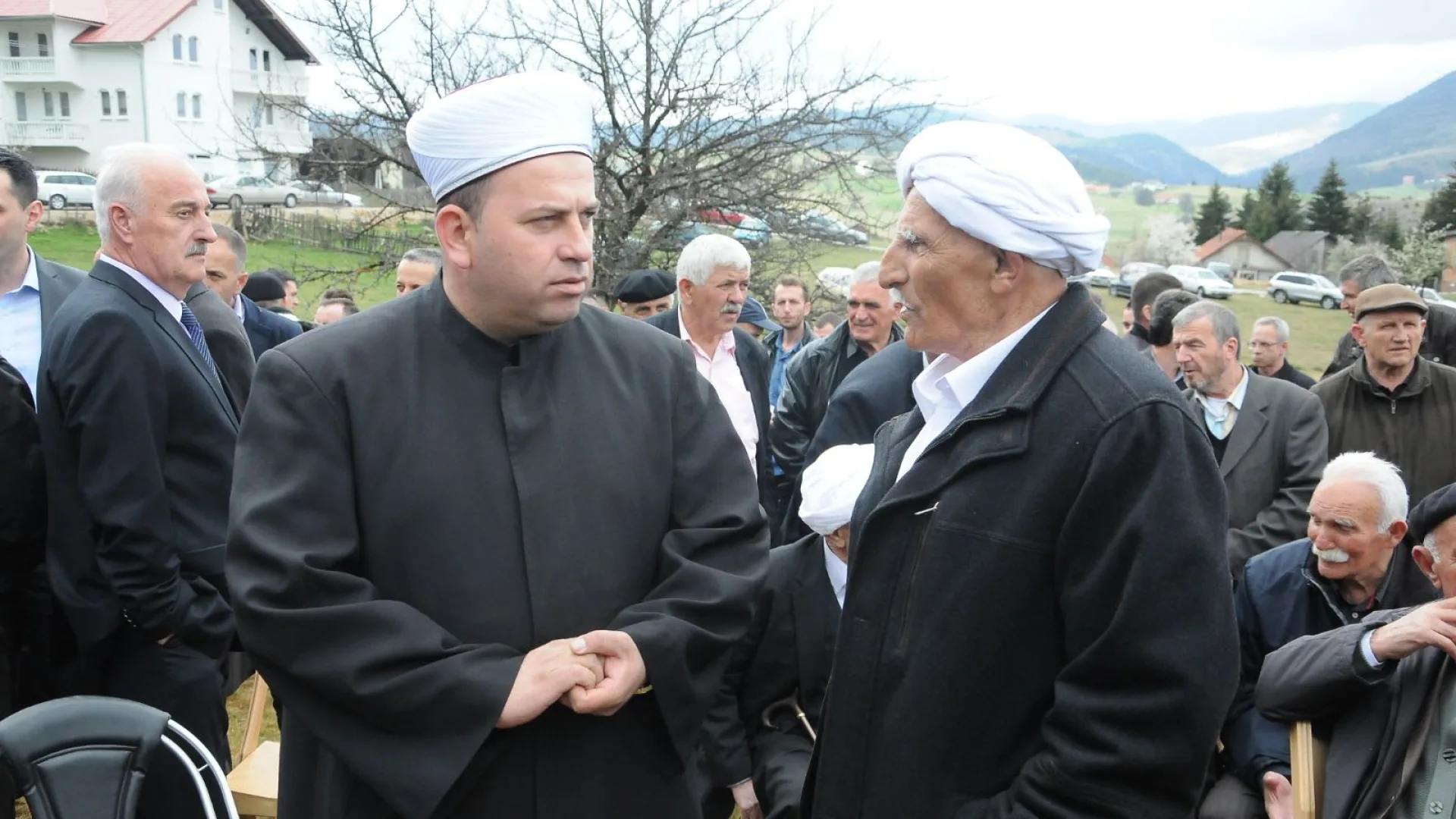 Reis Fejzić čestitao Dan albanske zastave