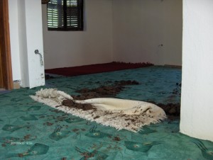 Demoliranje objekta Islamske zajednice u Tivtu