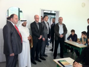 Dr. Naser Al Sana i reis Rifat ef. Fejzić sa saradnicima u medresi "Mehmed Fatih"