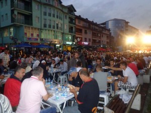 Preko dvije hiljade postača na iftaru