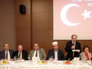 Ambasador Mehmet Niyazi Tanilir na iftaru