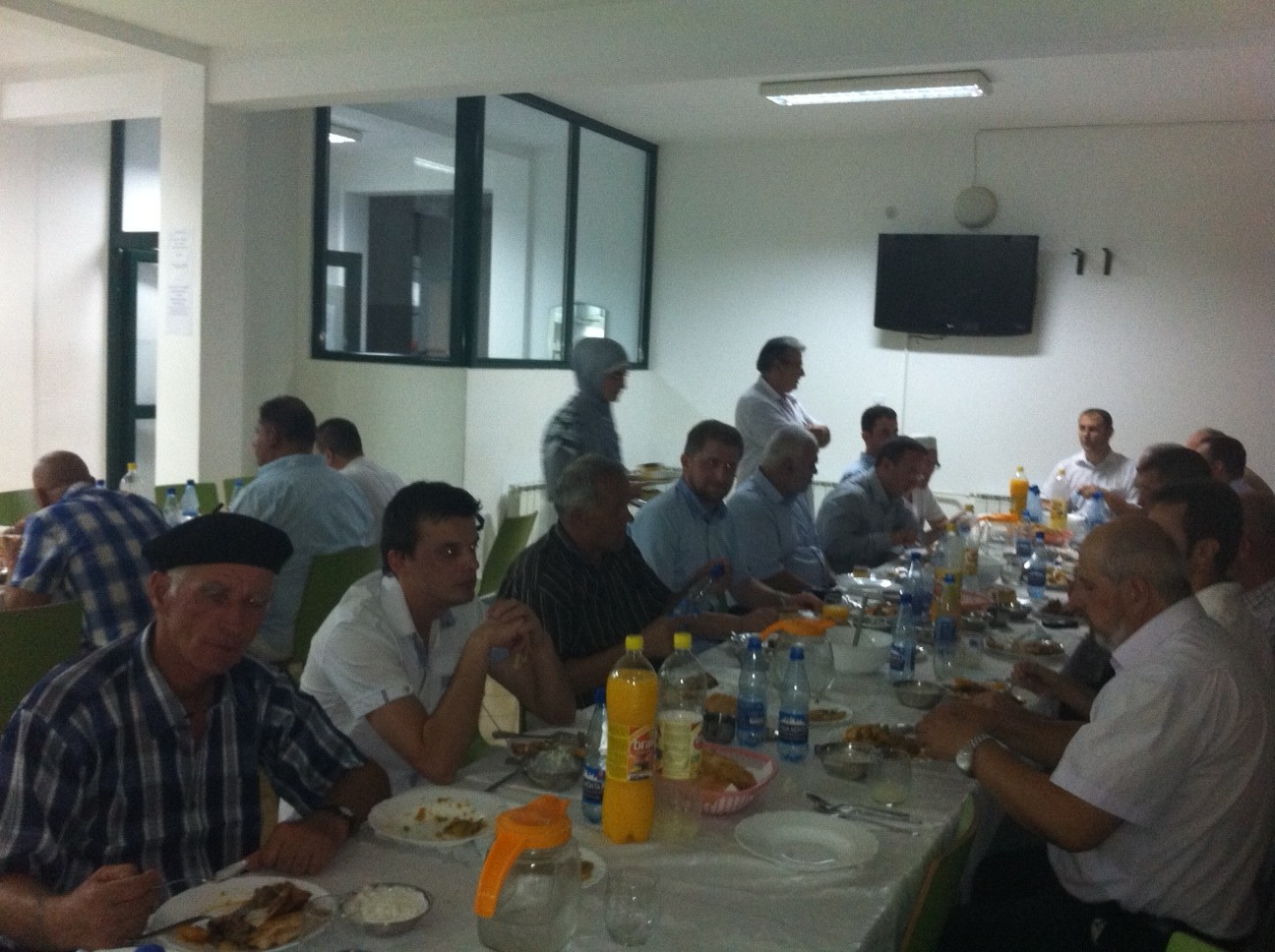 Iftar u restoranu medrese