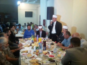 Reis Fejzić na iftaru u Plavu