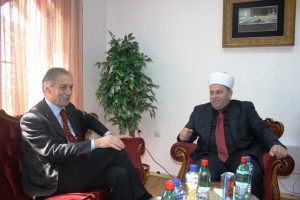 Reis Fejzić tokom razgovora sa Miodragom Lekićem