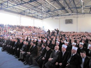 Gosti iz Plava i dijaspore prate manifestaciju "Vakat zuluma" povodom nasilnog pokrštavanja i genocida u Plavu i Gusinju (1912-1913)