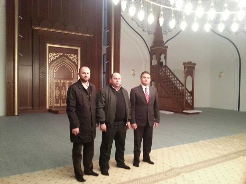 Reis Fejzić u posjeti islamskom centru u Baru